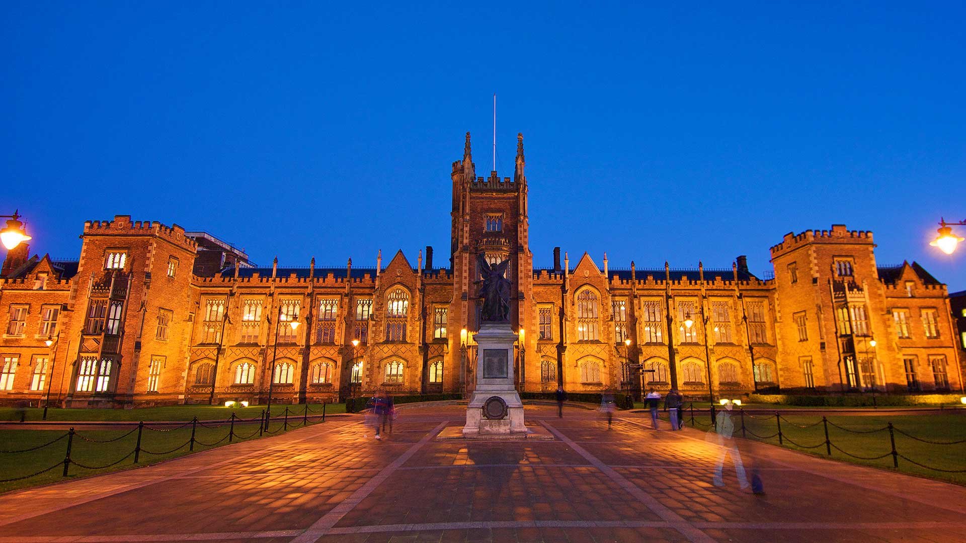 queens-university-belfast-case-study-2_1920x1080